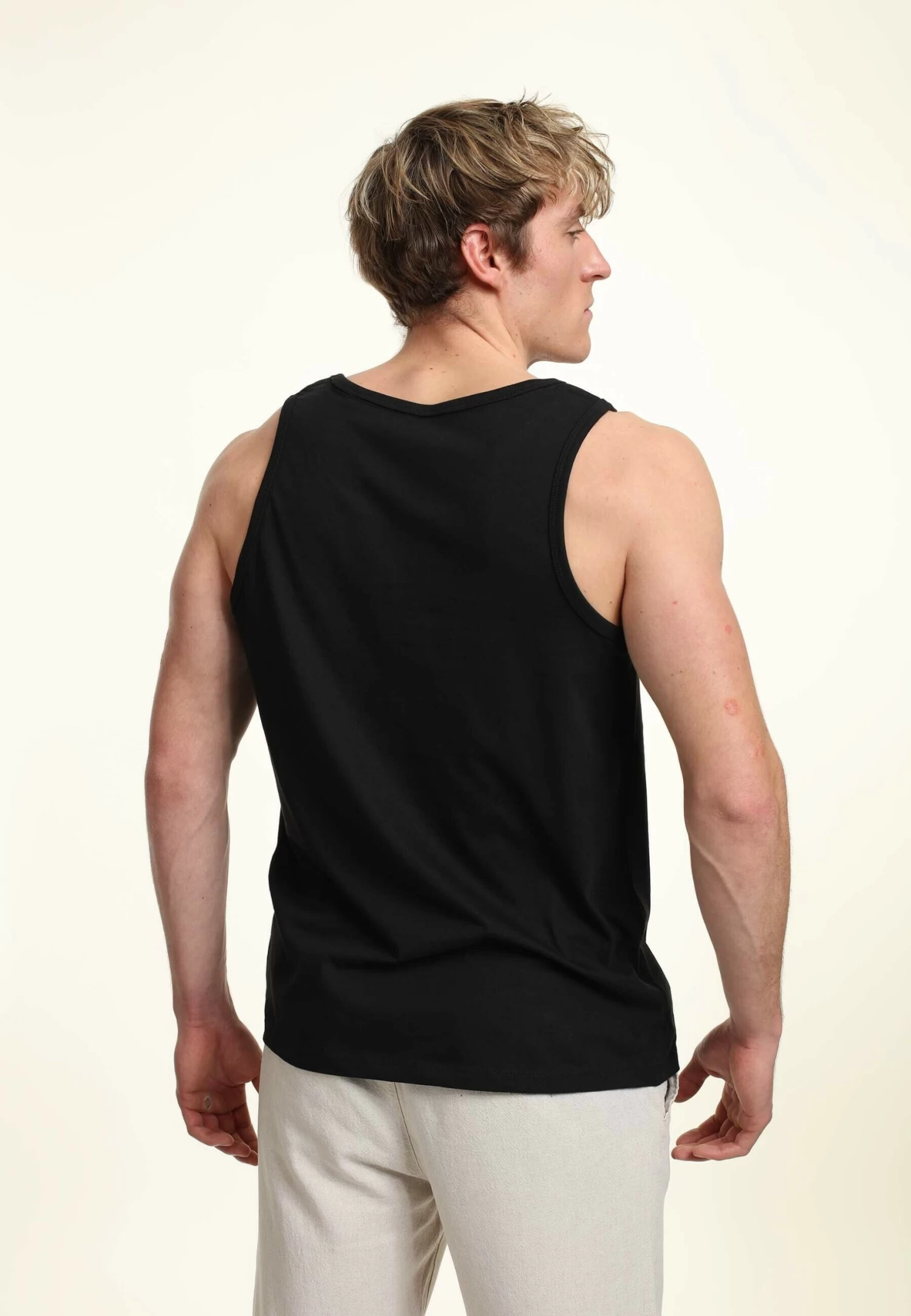 Disney Princesses Deep StareTopBlack Uomo T-shirt E Polo H3A22O16B-Q11 2 Disney Princesses Deep StareTopBlack Uomo T-shirt E Polo H3A22O16B-Q11 - immagine 2