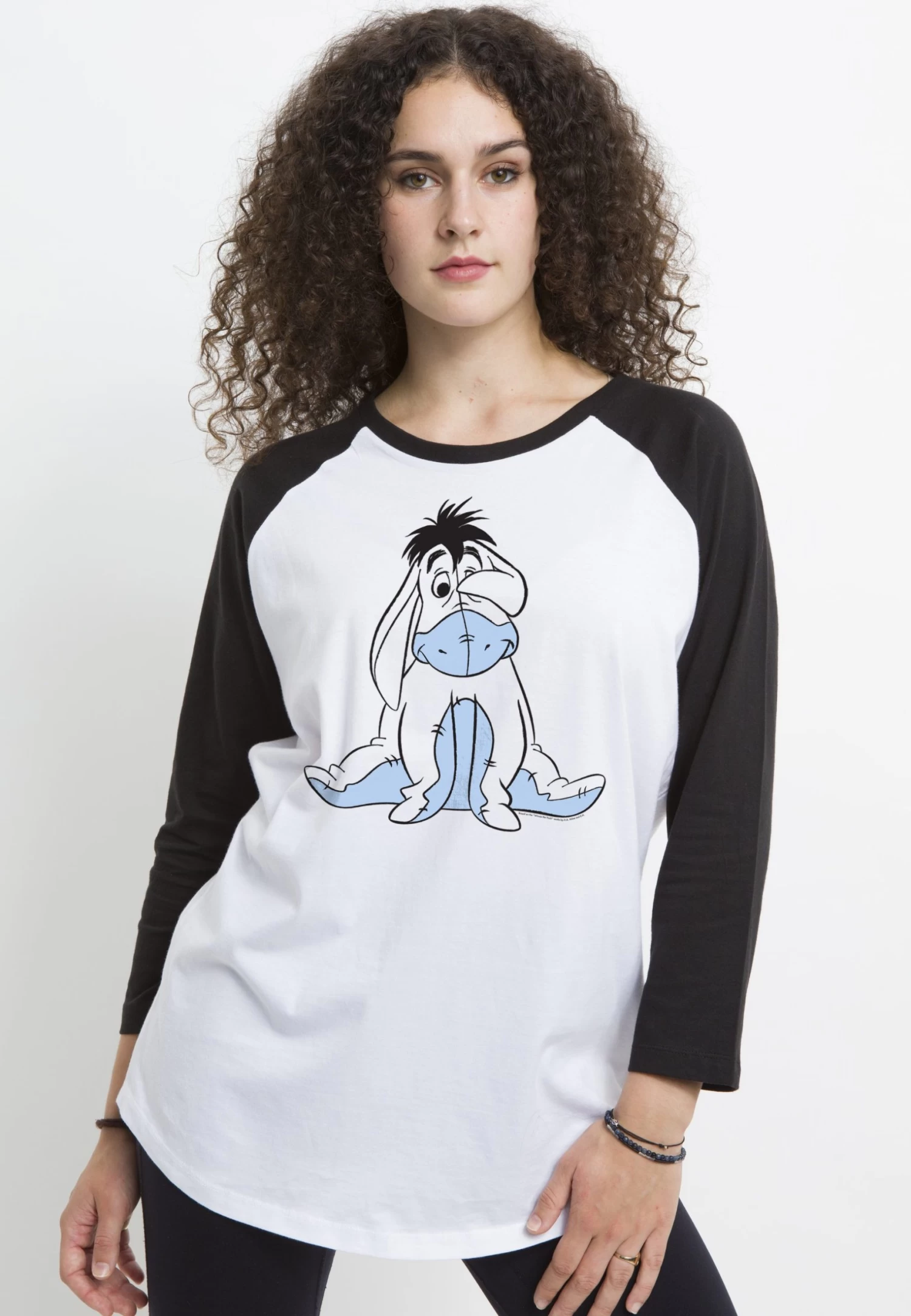 Disney Winnie The Pooh Sketch EeyoreMaglietta A Manica LungaWhite Black Donna T-shirt E Top H3A21DBCV-T11 3 Disney Winnie The Pooh Sketch EeyoreMaglietta A Manica LungaWhite Black Donna T-shirt E Top H3A21DBCV-T11 - immagine 3